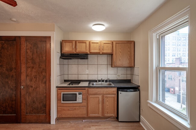 Willow Grove Apartments in Buffalo, NY - Building Photo - Interior Photo