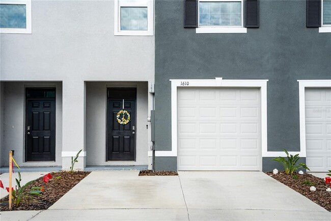 1610 Colt Creek Pl in Wesley Chapel, FL - Building Photo - Building Photo