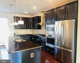 24456 Hawthorn Thicket Ter in Sterling, VA - Building Photo - Building Photo