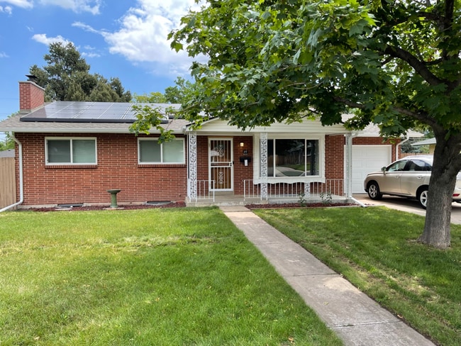 80 Everett St in Lakewood, CO - Building Photo - Building Photo