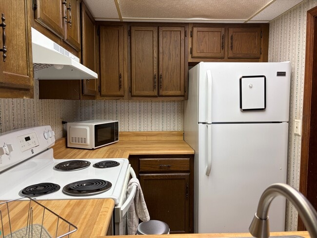 property at 1942 Larette Dr
