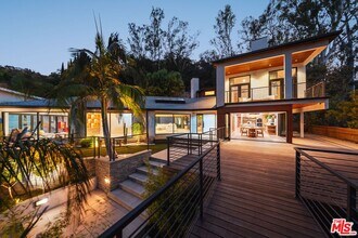 3627 Woodhill Canyon Rd in Los Angeles, CA - Building Photo - Building Photo