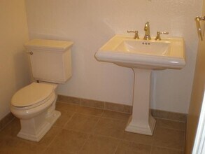 3275 Caminito Eastbluff in San Diego, CA - Building Photo - Building Photo
