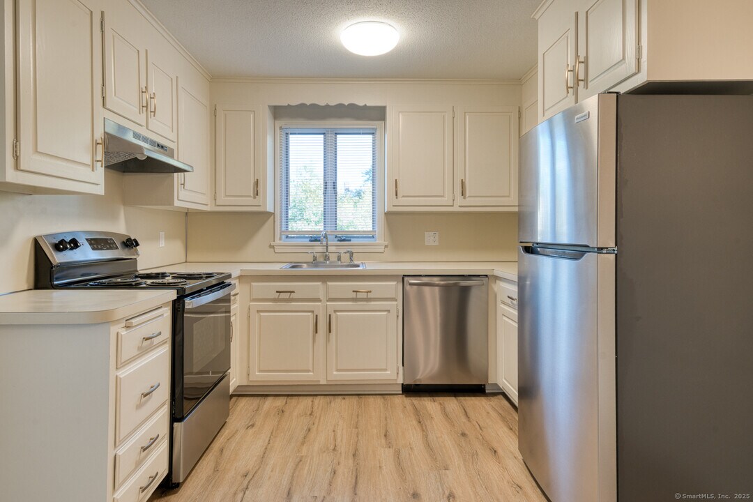 54 Oak St in Middletown, CT - Building Photo