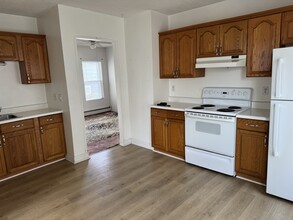 48 Balcomb St, Unit 2 in Salem, MA - Building Photo - Building Photo