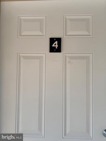 45 N Green St, Unit 4 in Berkeley Springs, WV - Foto de edificio - Building Photo