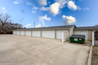 3305 Sunset Ave in Waukegan, IL - Foto de edificio - Building Photo