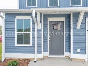 29 W Pioneer Wy in Hampstead, NC - Building Photo - Building Photo