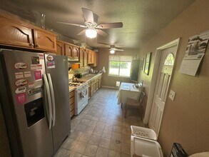 608 Florinda St in Hanford, CA - Building Photo - Building Photo