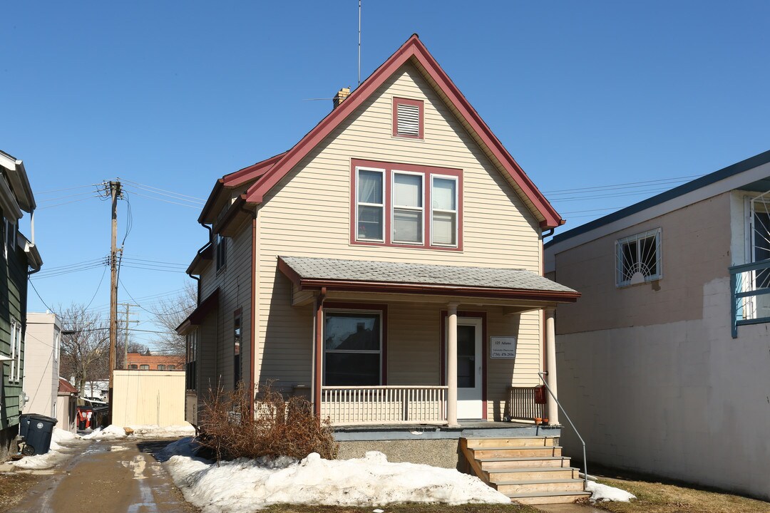 123-125 Adams Ave in Ann Arbor, MI - Foto de edificio
