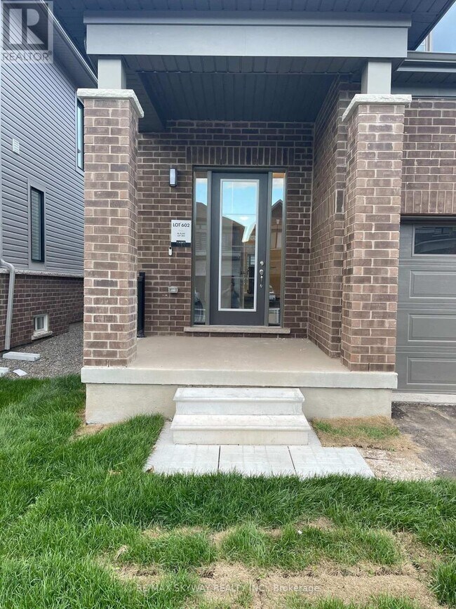 32 Gibson Dr in Erin, ON - Building Photo - Building Photo