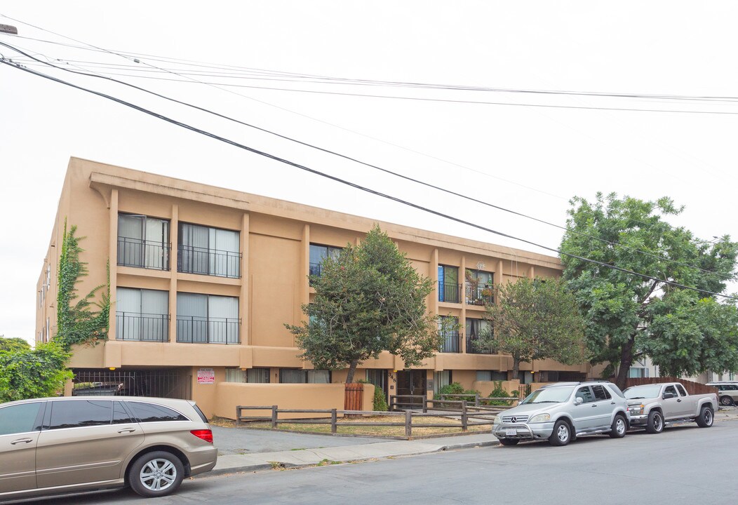 348 4th Ave in Redwood City, CA - Building Photo