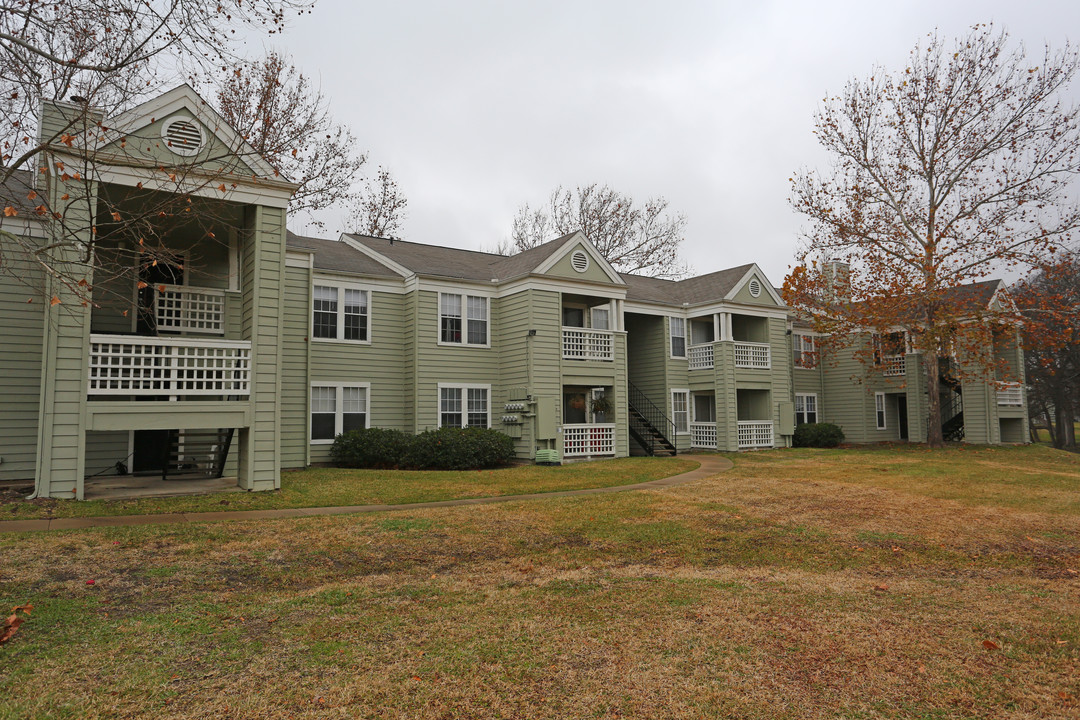 Crystal Creek Apartments in Round Rock, TX - Building Photo