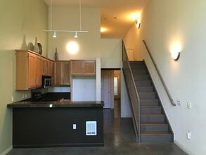 655 12th St, Unit 120 in Oakland, CA - Building Photo - Building Photo