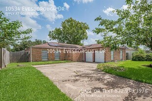 10534 Evesborough Dr in Houston, TX - Building Photo