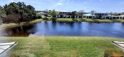 2584 Stockbridge Square SW in Vero Beach, FL - Building Photo - Building Photo