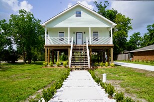 619 Woodside Dr in Houma, LA - Building Photo