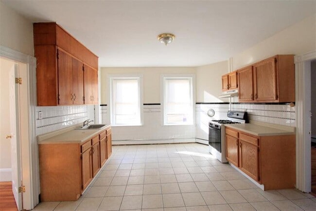 10 Winter St, Unit 2 in Cambridge, MA - Foto de edificio - Building Photo