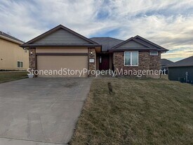 6021 SW 44th St in Topeka, KS - Building Photo