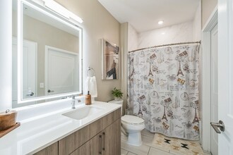 145 Riverhaven Dr, Unit Unit 430 in Oxon Hill, MD - Building Photo - Building Photo