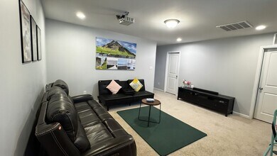 318 OldCastle Dr in Morrisville, NC - Building Photo - Building Photo