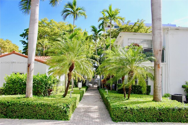 1024 Lenox Ave in Miami Beach, FL - Foto de edificio - Building Photo