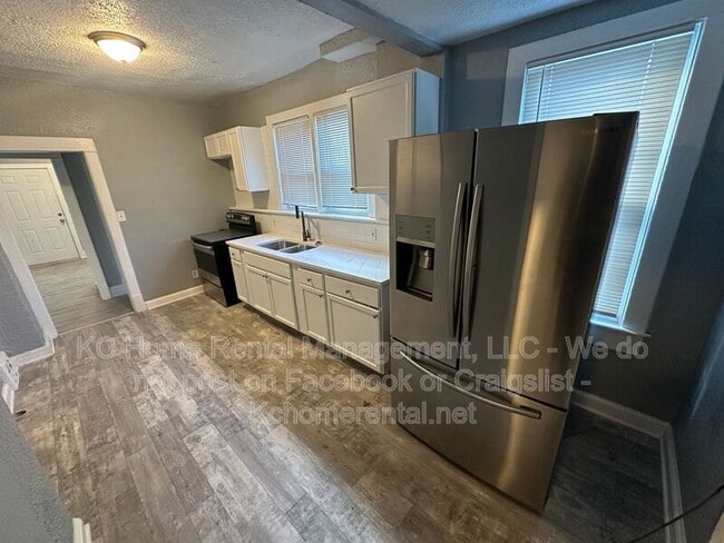 2002 E 35th St in Kansas City, MO - Building Photo - Building Photo