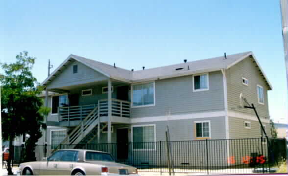 650 Sycamore St in Oakland, CA - Building Photo