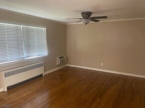 22B Troy Dr in Springfield, NJ - Building Photo - Building Photo