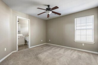 537 N Keats Dr in Fayetteville, AR - Building Photo - Building Photo