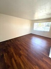 211 W Orange St in Santa Maria, CA - Foto de edificio - Building Photo