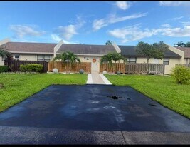 1327 Towhee St in Homestead, FL - Building Photo