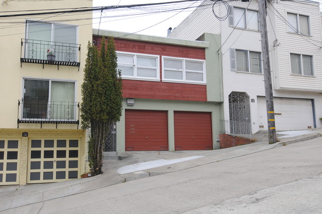 1728 Funston Ave in San Francisco, CA - Foto de edificio - Building Photo