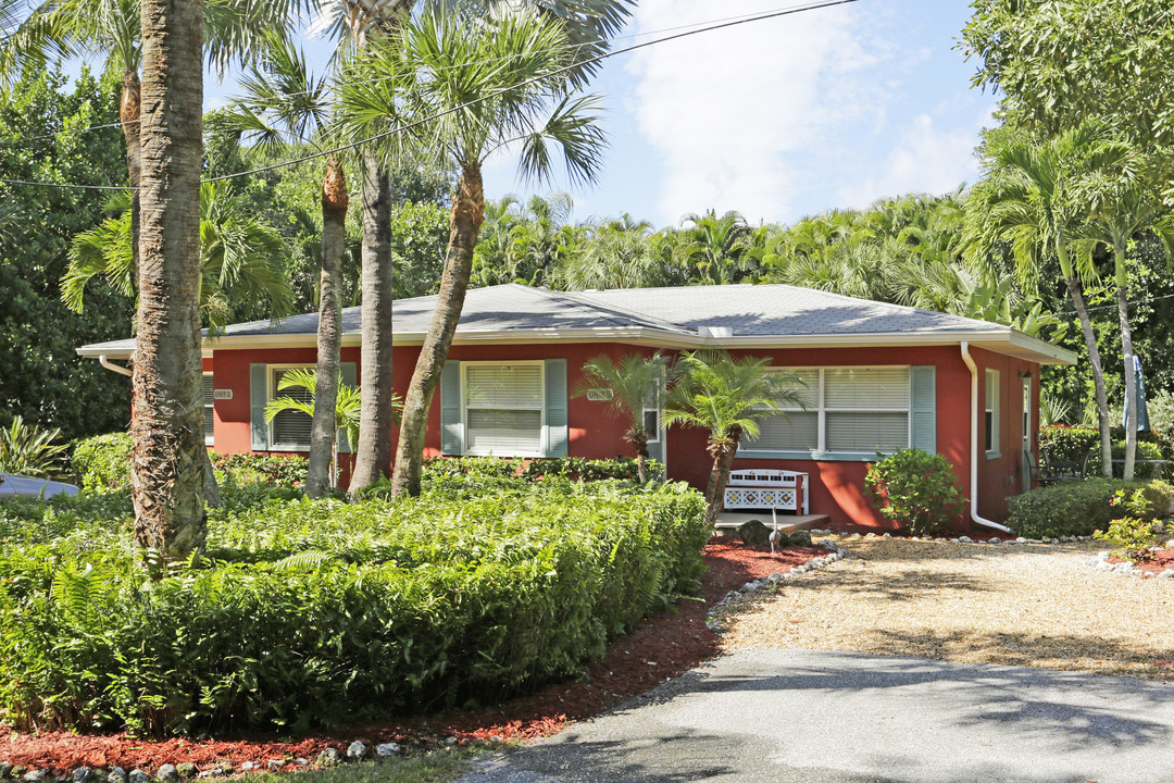 849 Beach Rd in Sanibel, FL - Building Photo