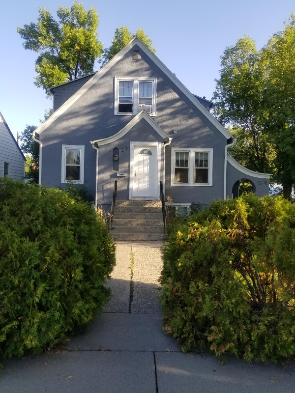 29 1/2 Alderson Ave