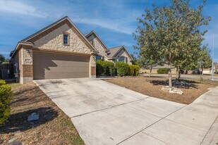 8727 Hideout Bnd in San Antonio, TX - Building Photo