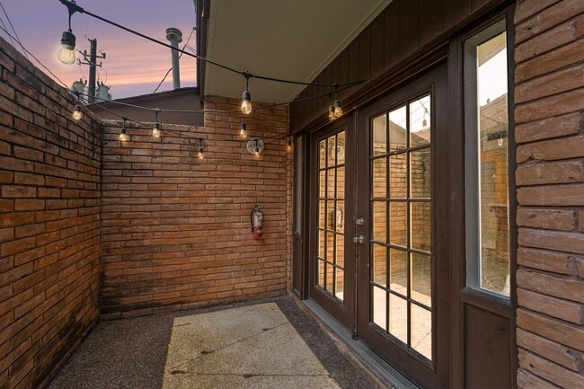 property at 1529 Bonnie Brae St