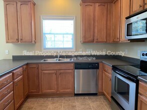 112 Cobblebrook Ct in Holly Springs, NC - Building Photo - Building Photo