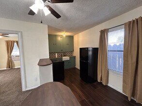 1707 32nd St in Lubbock, TX - Foto de edificio - Building Photo
