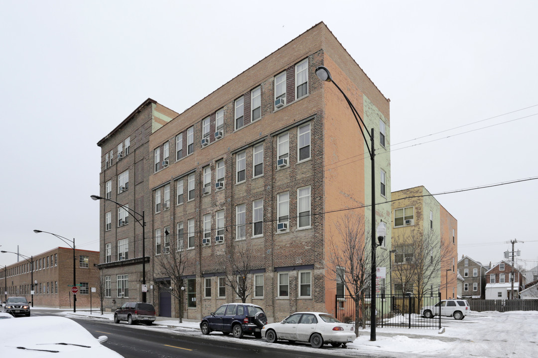 Casa Puebla in Chicago, IL - Building Photo