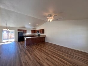 1345 Deerfield Dr in Fallon, NV - Building Photo - Building Photo