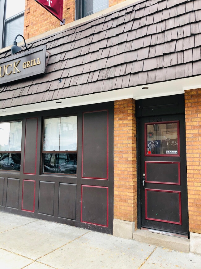 7220 Madison St, Unit 7 in Forest Park, IL - Building Photo - Building Photo