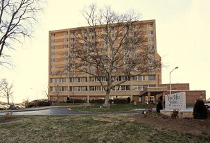 Vine Hill Towers in Nashville, TN - Building Photo