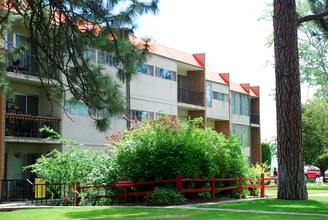 Fisher's Landing at Redband in Spokane, WA - Foto de edificio - Building Photo