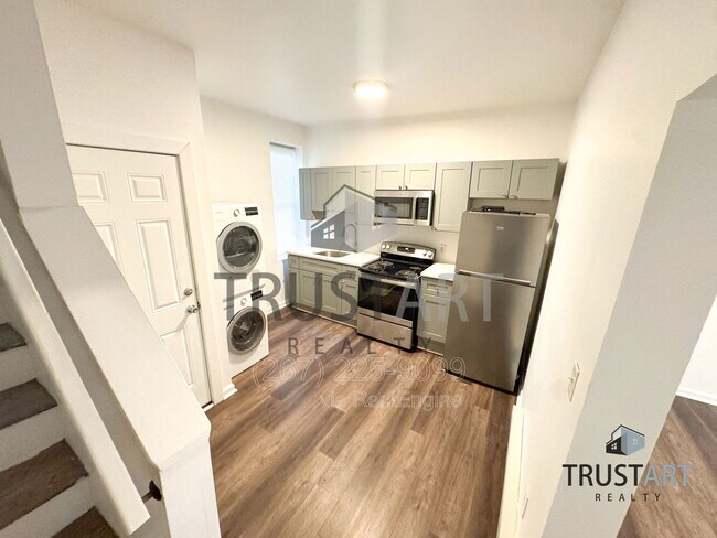 2325 N 16th St in Philadelphia, PA - Building Photo - Building Photo