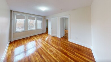 1622 Commonwealth Ave, Unit 6 in Boston, MA - Building Photo - Building Photo