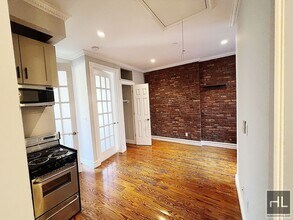 East 35th Street, Unit 35 in New York, NY - Building Photo - Building Photo