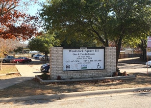 Woodstock III Square in Joshua, TX - Building Photo - Building Photo