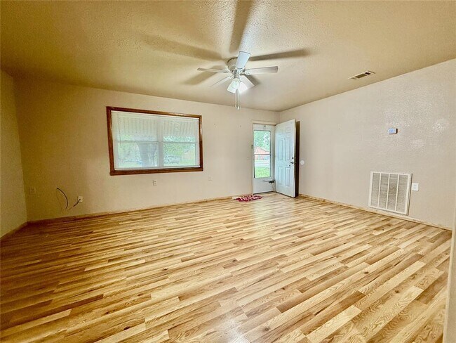 308 S Magnolia Ave in Erick, OK - Building Photo - Building Photo