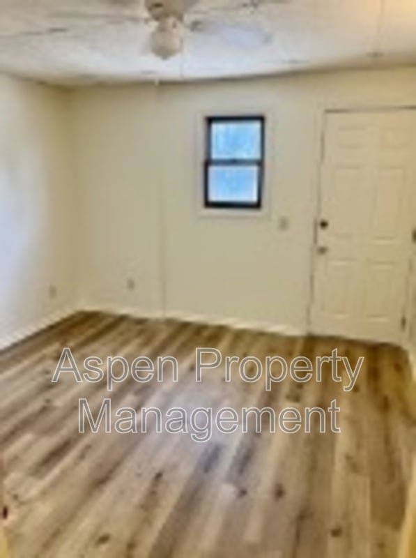 12149 DMC Hwy 99 in Burlington, IA - Building Photo - Building Photo